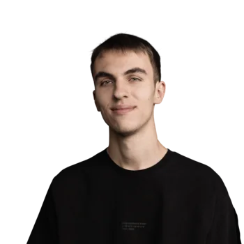 Max Salcher | Junior SEO Manager junger mann mit kurzem haar und schwarzem t-shirt vor weißem hintergrund